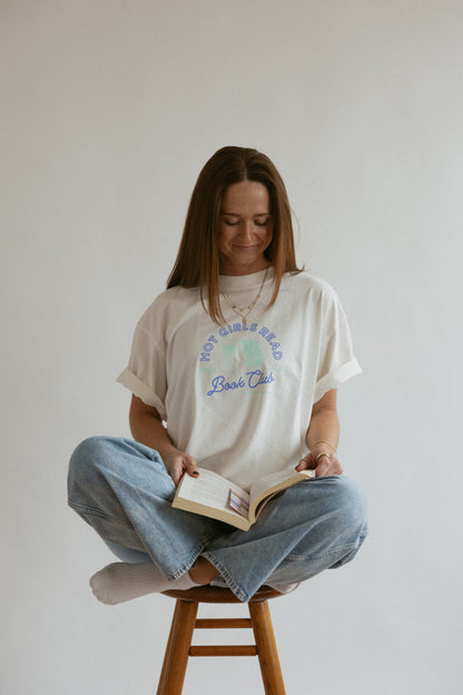 Hot Girls Read Book Club Badge Short Sleeve Tee