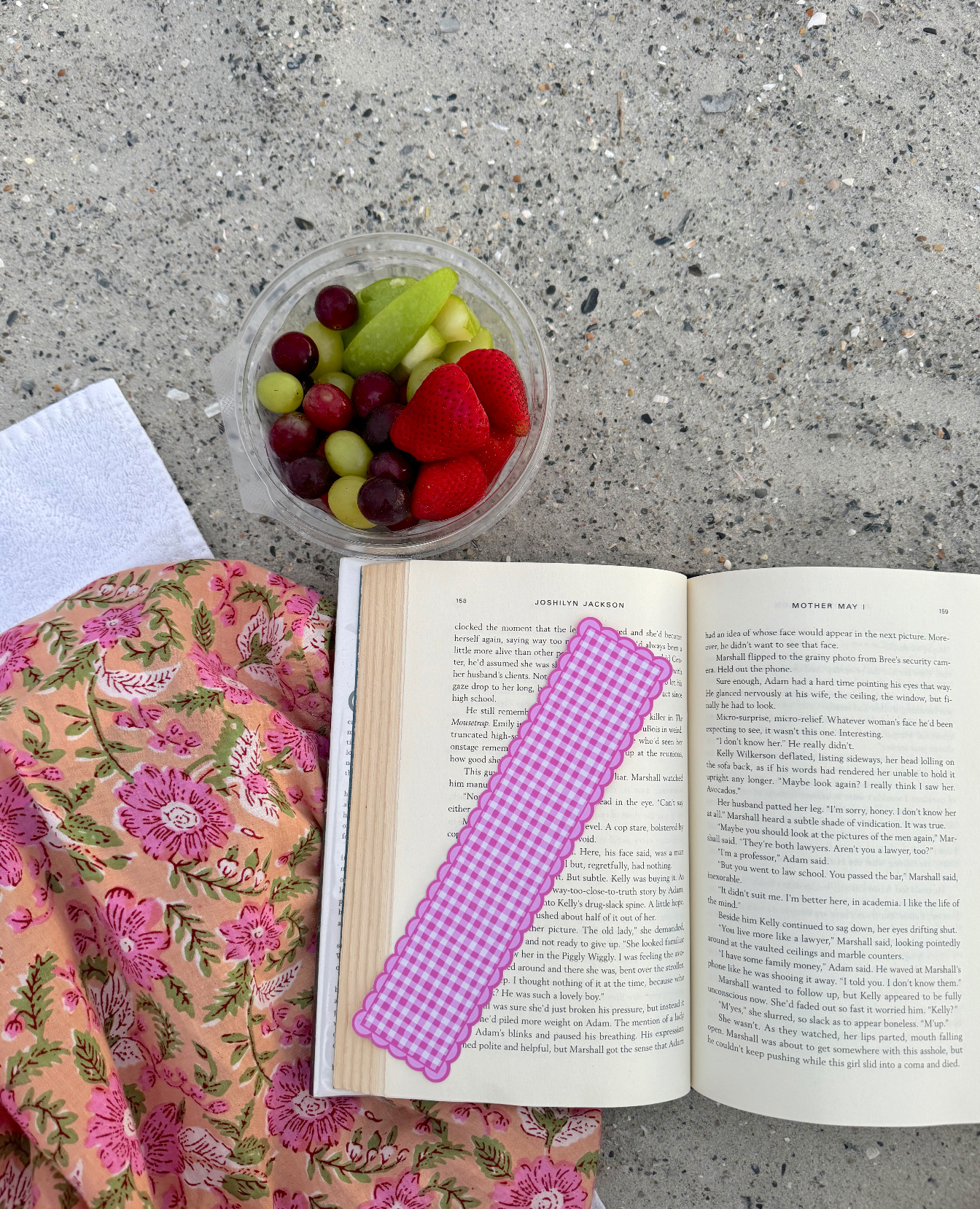 Scalloped Gingham Bookmarks