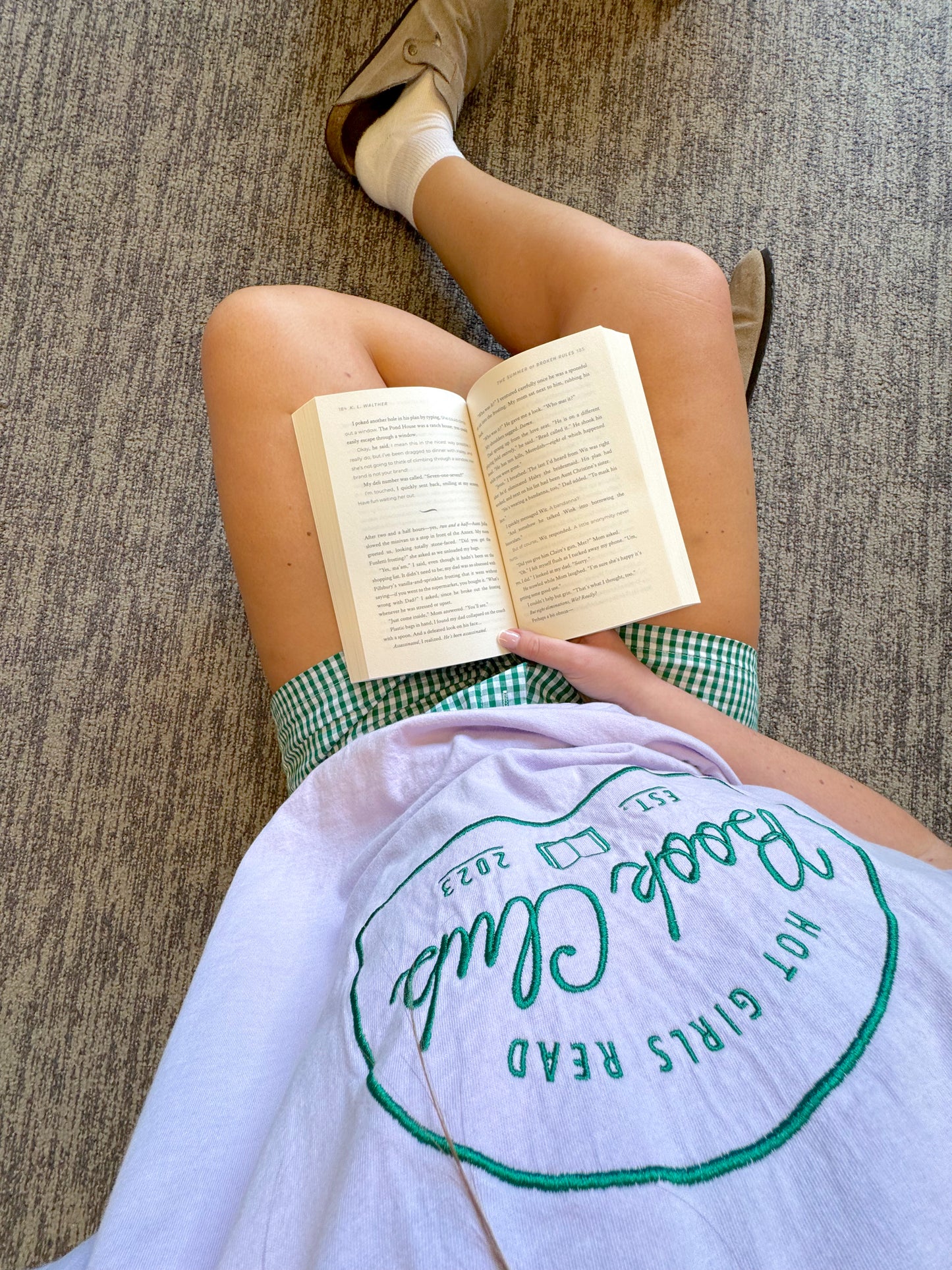 Lilac/Green Embroidered Hot Girls Read Short Sleeve Tee
